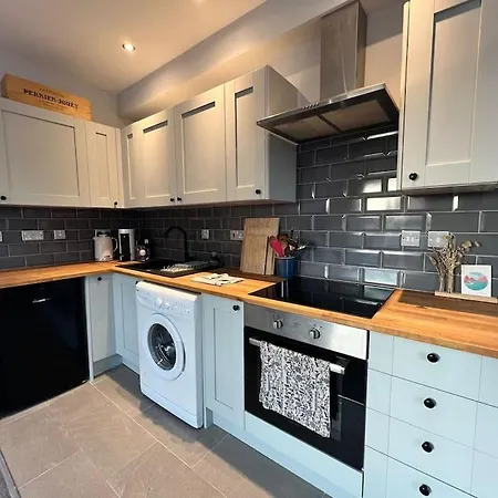 Bright, First Floor, One Bedroom Flat In Wimborne Wimborne Minster Exterior photo