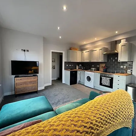 Bright, First Floor, One Bedroom Flat In Wimborne Wimborne Minster Exterior photo